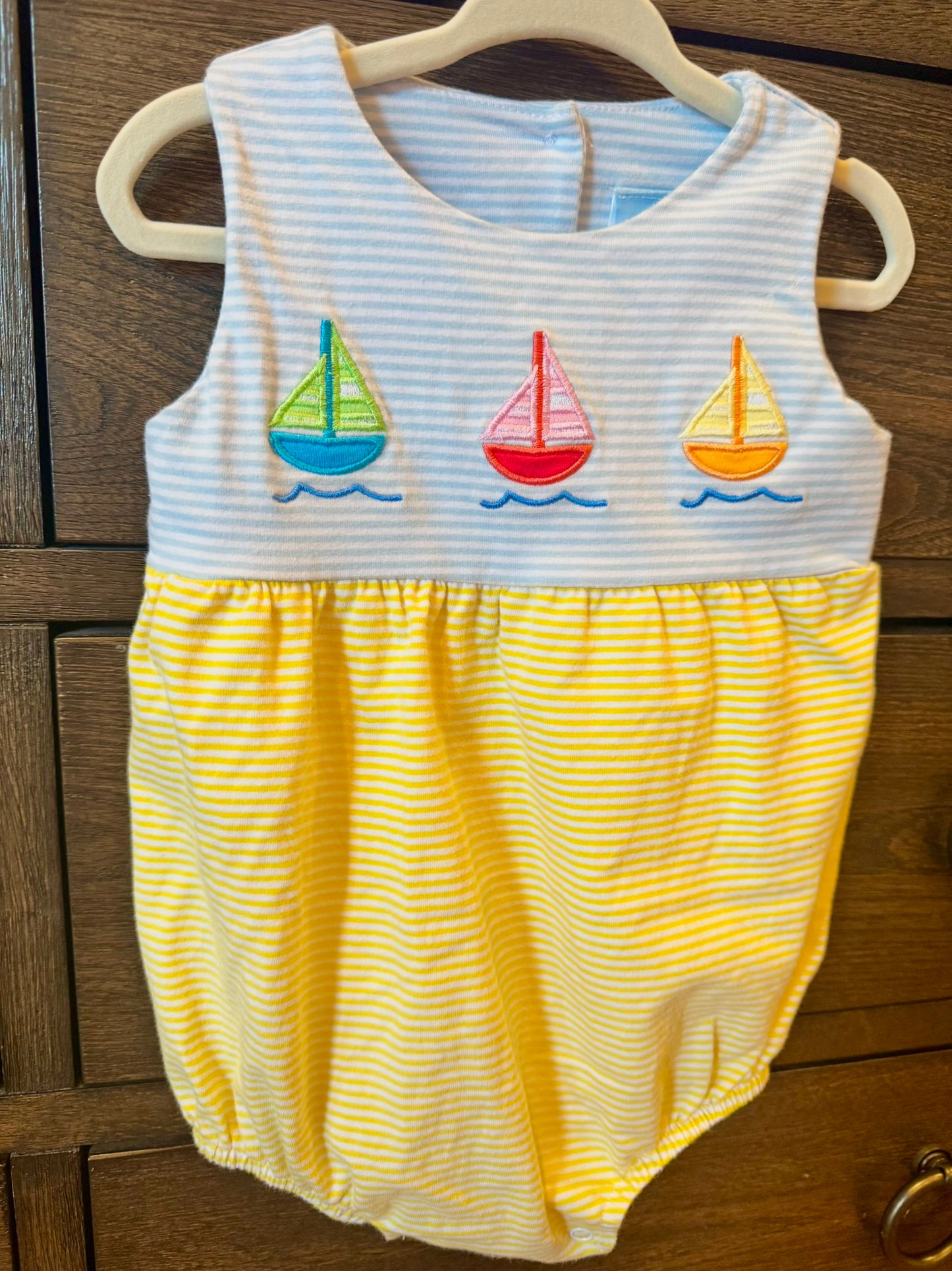 Classic Whimsy Sailboat Bubble Size 18M